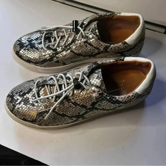Linea Paolo Kirby  Sneaker Snakeskin Print  Women Size 7M Classy Dressy - Picture 6 of 6